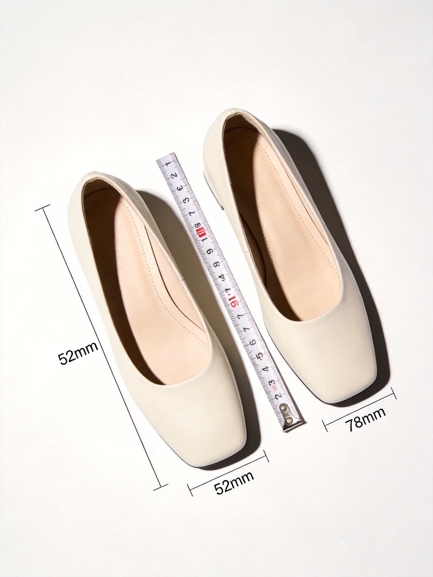A split comparison image showing on the left a narrow 54-58mm outsole platform on a taupe ankle boot landing on a cobblestone edge with the ankle visibly inverting sharply, and on the right a wide 72-78mm outsole platform on a cream ankle boot landing on the same cobblestone with the ankle remaining stable